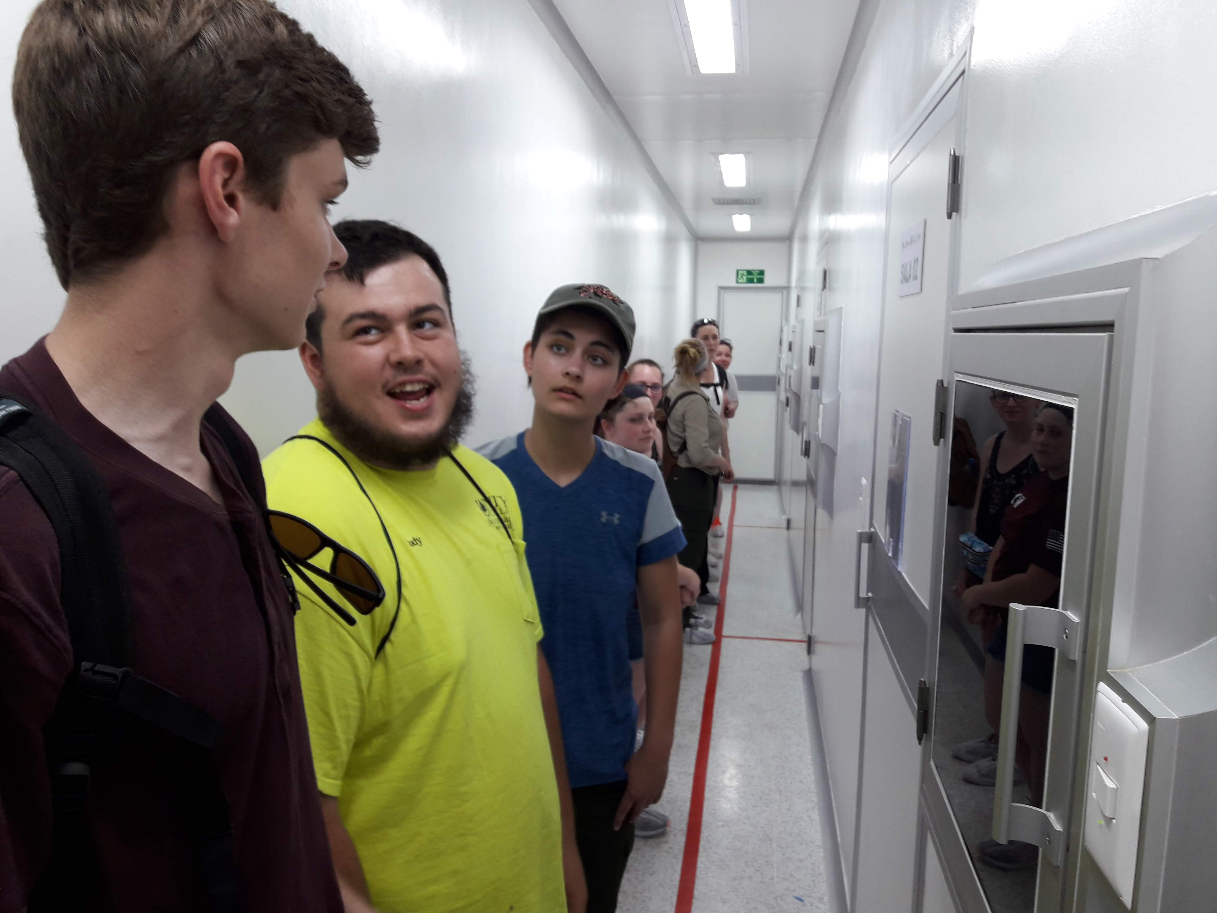 Estudantes da Unity College visitam o Leem